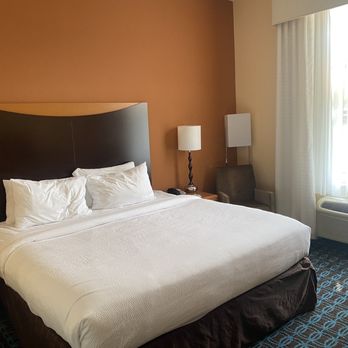 Fairfield by Marriott Inn & Suites Omaha Downtown - Hotels Near Me - Omaha, Nebraska