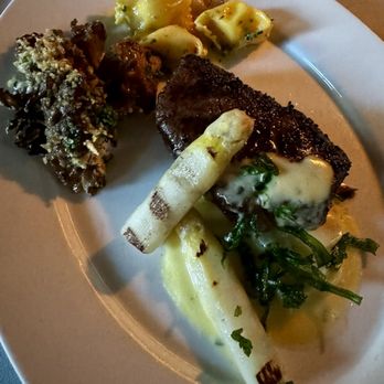 Maple & Ash - Steakhouses Near Me - Chicago, Illinois Maple & Ash - Steakhouses Near Me - Chicago, Illinois