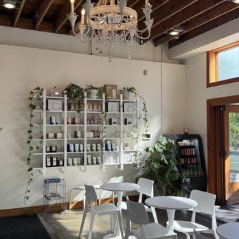 Saint Simon Coffee Company - Inside - Coffee & Tea Near Me - Portland, Oregon Saint Simon Coffee Company - Inside - Coffee & Tea Near Me - Portland, Oregon