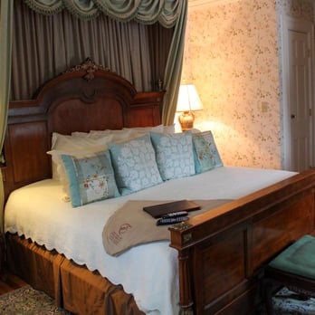 The Inn at Erlowest - Jogues Room - Hotels Near Me - Lake George, New York The Inn at Erlowest - Jogues Room - Hotels Near Me - Lake George, New York