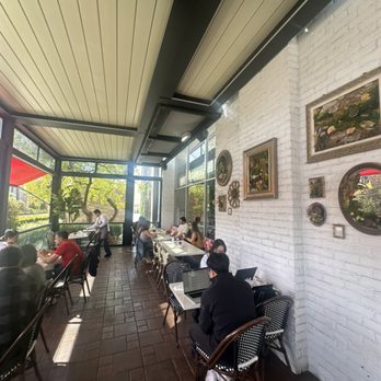 Utopia Caffe - Outside patio seating - Breakfast & Brunch Near Me - Tustin, California