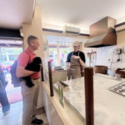 Alley Kat Adventures - Ice cream and fudge scavenger hunt
