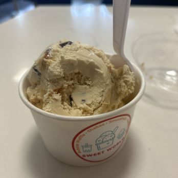 Sweet World Cafe 1 - Caramel truffle ice cream scoop - Bubble Tea Near Me - Cheektowaga, New York