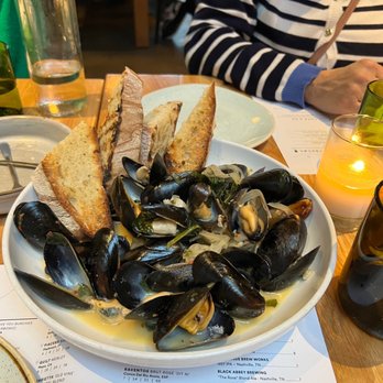 Sixty Vines - Mussels - New American Near Me - Nashville, Tennessee