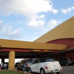 Golden Island Casino - Te esperamos, contamos con un amplio estacionamiento #GoldenIslandCasino