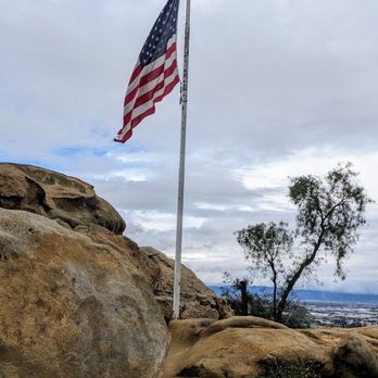 Mount Rubidoux Trail - Hiking Near Me - Riverside, California