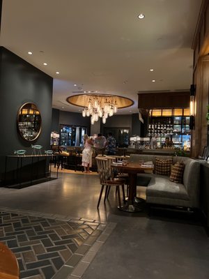 The Mayor's Table Pacific Pub and Kitchen by null