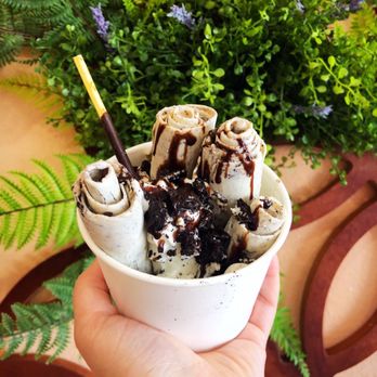 79 degree - Cookies & Cream Rolled Ice Cream - Desserts Near Me - Sioux City, Iowa