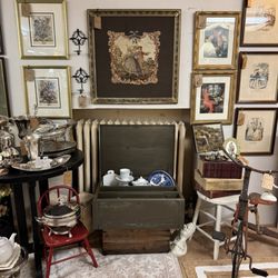 Emporium Ayala - Antique booth