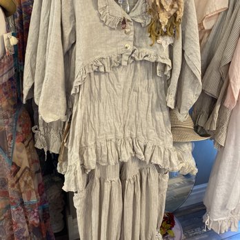 The Secret Garden - Wonderful layering - Personal Shopping Near Me - Branson, Missouri The Secret Garden - Wonderful layering - Personal Shopping Near Me - Branson, Missouri