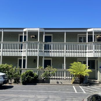 Best Western Corte Madera Inn - That's part of the hotel very old the plants are dying and it needs a new face makeover - Hotels Near Me - Corte Madera, California
