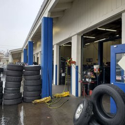 Three garage spots Three garage spots