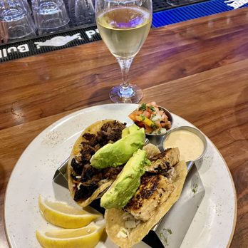 Le Papagayo - Carlsbad - Carne Asada Taco, Mahi Mahi Taco, Tiziano Pinot Grigio - Bars Near Me - Carlsbad, California