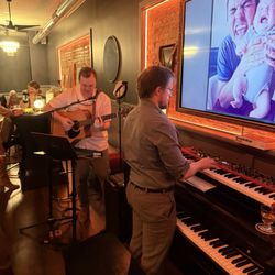 The Captain's Room - Live music