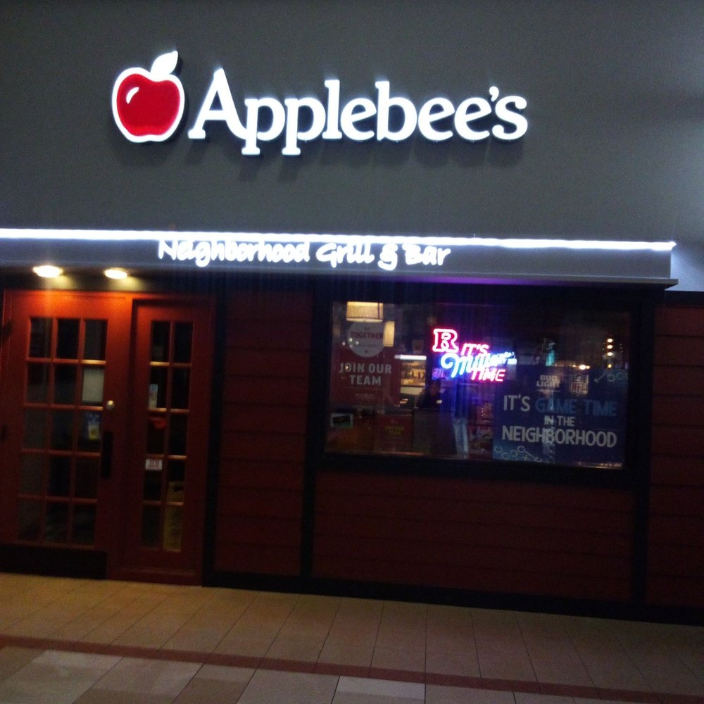The front of Applebee's in Ocean County Mall, NJ