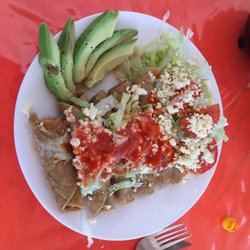 Fonda El Tejaban - Tacos with avocado salad