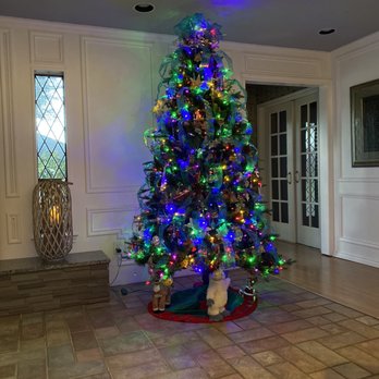 Carmine's Pizza - Christmas tree - Pizza Near Me - Dallas, Texas Carmine's Pizza - Christmas tree - Pizza Near Me - Dallas, Texas