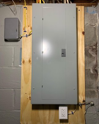 West Garden Grove Electricians Logo