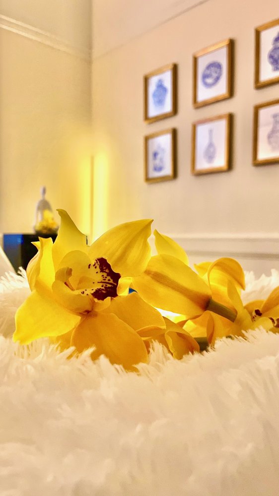 Gratitude Massage Therapy Logo