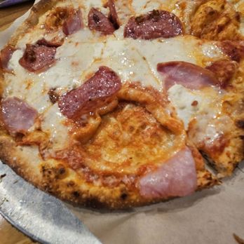 Blaze Pizza - Huge empty spot - Pizza Near Me - Boise, Idaho Blaze Pizza - Huge empty spot - Pizza Near Me - Boise, Idaho