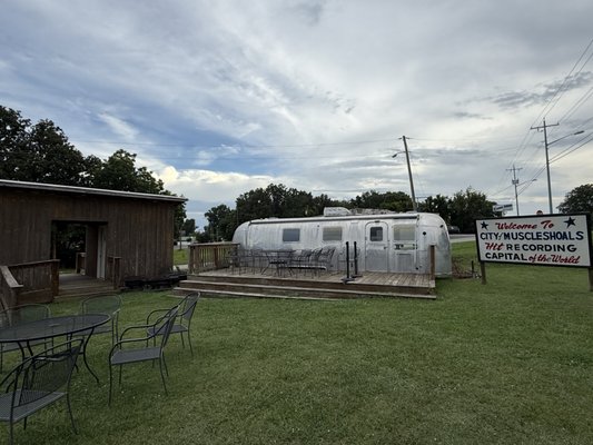 Muscle Shoals Sound Studios by null