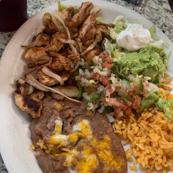 Hidalgo's Cafe - Glenda's chicken fajitas - Mexican Near Me - Coleman, Texas