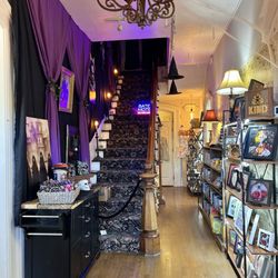 Market 102 - All decked out for Halloween