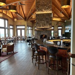 Waumbek Golf Course - Interior(19th hole)
