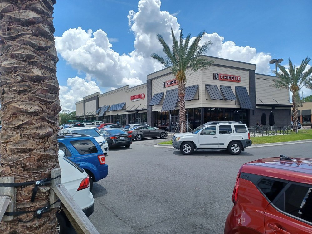 ROOSEVELT SQUARE Updated September 2024 4495 Roosevelt Blvd