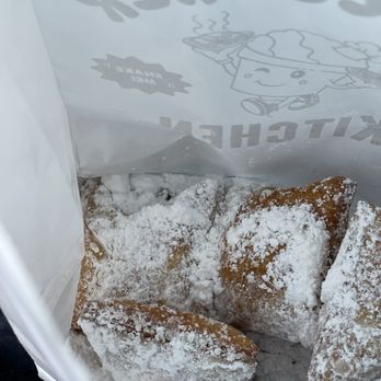 SnoCorner - remember the scene in lil mermaid where Ariel's showing her vocals ... well that's what I here when opening this bad  Aaaw aaaw aw - Desserts Near Me - Long Beach, California
