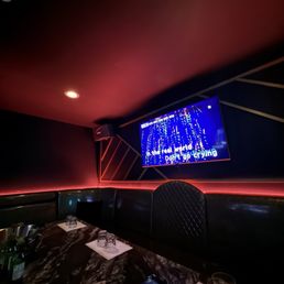BLAH BLAH KARAOKE WAS SUCH A BLAST! We will definitely be coming back, THANK YOU JOHN FOR THE AMAZING SERVICE