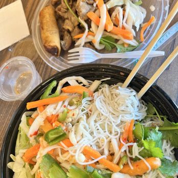Paris Banh Mi - B17. GRILLED PORK VERMICELLI - Vietnamese Near Me - Elk Grove, California Paris Banh Mi - B17. GRILLED PORK VERMICELLI - Vietnamese Near Me - Elk Grove, California