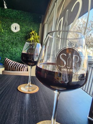 Sip Wine & Beer by null