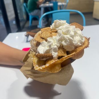 The Dolly Llama Uptown Dallas - Waffles Near Me - Dallas, Texas