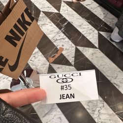 Gucci Outlet - Sale associate tag
