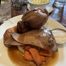 The Saint - Sunday Roast dinner, main