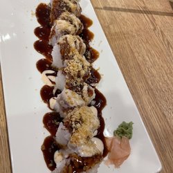 Chopstix Fine Chinese Cuisine - The Weewowow Roll. Not a fan.