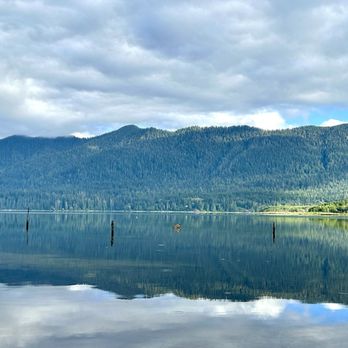 Lake Quinault - Lakes Near Me - Quinault, Washington