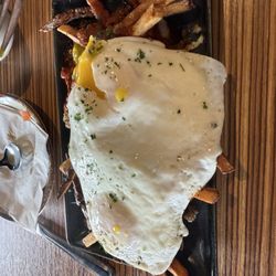 JW's Patio - Breakfast loaded fries