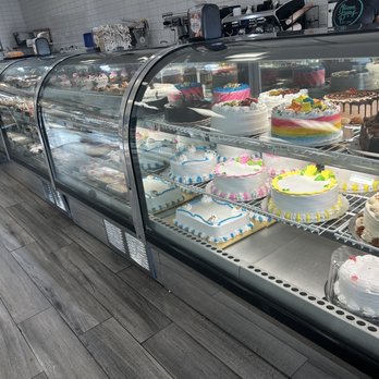 Miramar Bakery - Inside - Bakeries Near Me - Hollywood, Florida