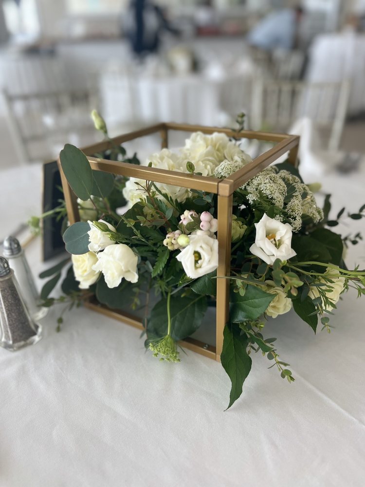 DALE’S FLOWERS FROM THE HEART Updated August 2024 24 Photos & 10