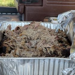 Lucky Nickel BBQ - Moist pulled pork