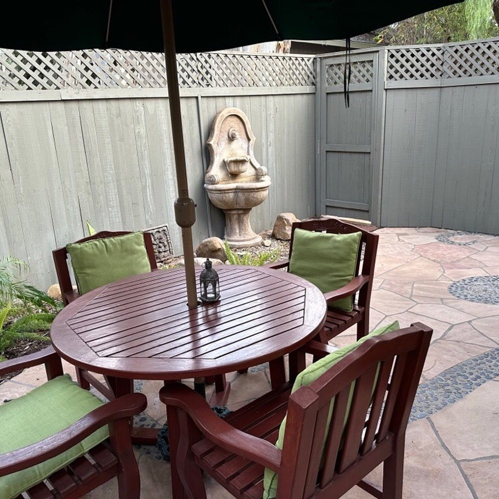 The Blue Iguana Inn - Small private patio - Hotels Near Me - Ojai, California The Blue Iguana Inn - Small private patio - Hotels Near Me - Ojai, California