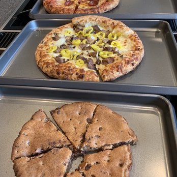 Happy's Pizza - Pizza with no sauce, pepperoni pizza and the cookie pizza - Pizza Near Me - Commerce Twp, Michigan Happy's Pizza - Pizza with no sauce, pepperoni pizza and the cookie pizza - Pizza Near Me - Commerce Twp, Michigan