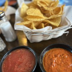 Los muelles Mexican Seafood & Grill - First time I get spicy sauce as well as salsa with chips automatically!  Love it!