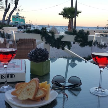 Pavilion Hotel - Free wine and cheese. . - Hotels Near Me - Avalon, California