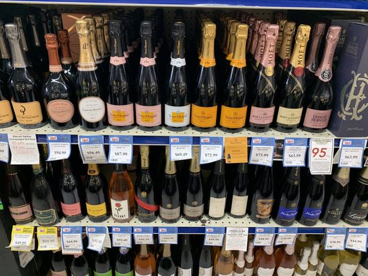 Tamura's Fine Wine & Liquors Waialae by null