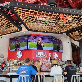 Skybox Taphouse - Super Bowl view - Pizza Near Me - Honolulu, Hawaii Skybox Taphouse - Super Bowl view - Pizza Near Me - Honolulu, Hawaii