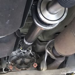 Newly installled driveshaft. Newly installled driveshaft.