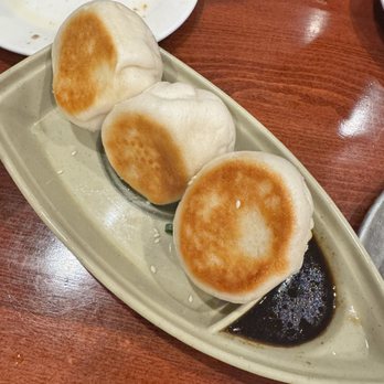 Shanghai Zhen Gongfu - Steamed pork 4. Fried Tiny Buns with Pork - Shanghainese Near Me - Elmhurst, New York Shanghai Zhen Gongfu - Steamed pork 4. Fried Tiny Buns with Pork - Shanghainese Near Me - Elmhurst, New York
